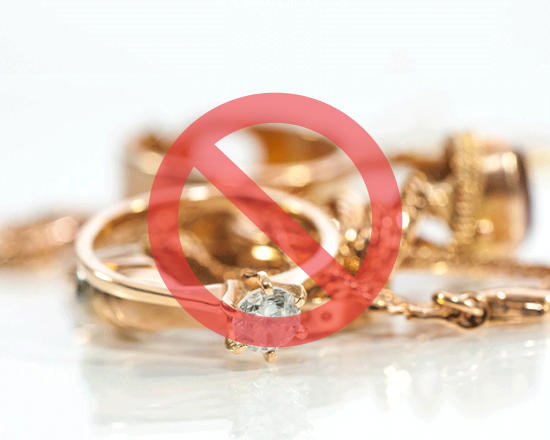 მებაჟე ოფიცრებმა არადეკლარირებული ოქროსა და ვერცხლის ნაკეთობების შემოტანის ფაქტები აღკვეთეს