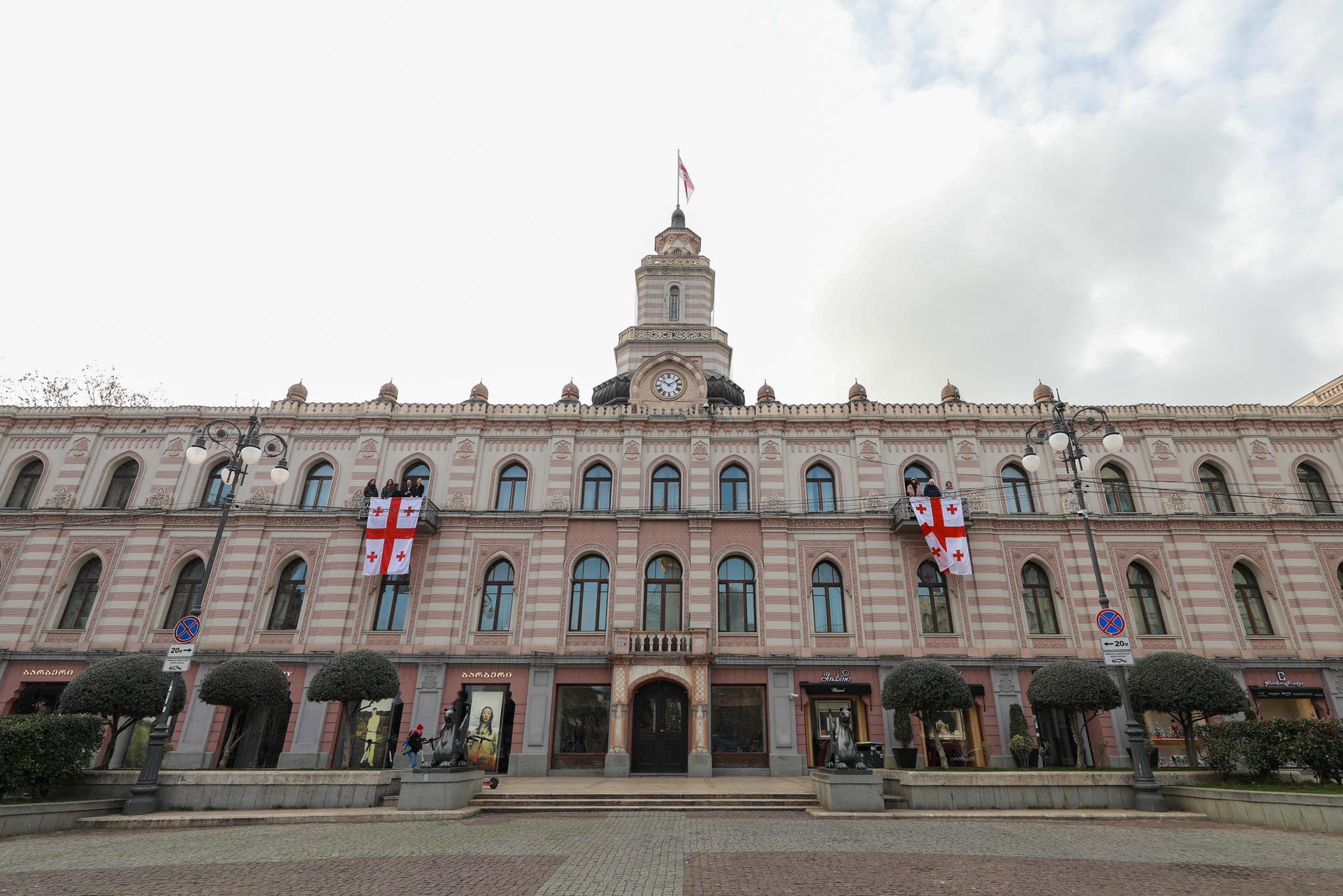 თბილისის საკრებულოში საქართველოს სახელმწიფო დროშის დღე აღინიშნა