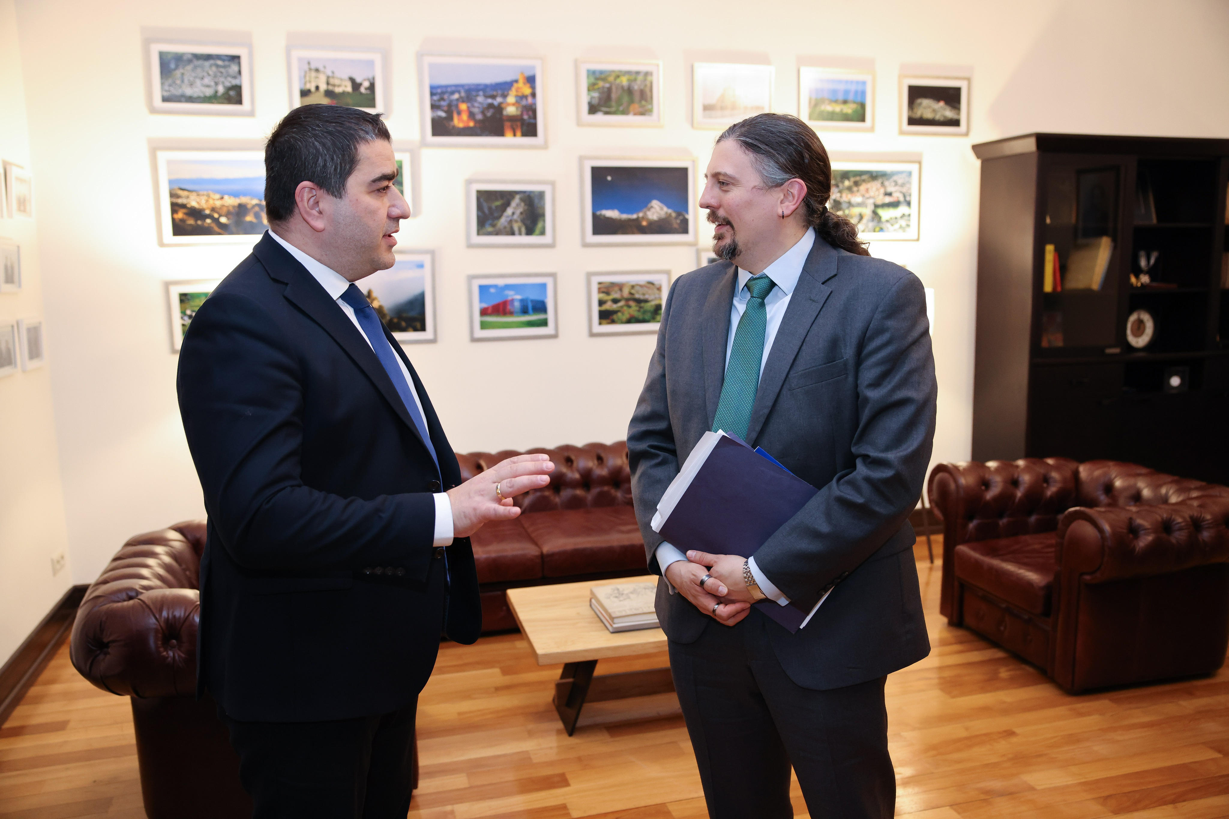 შალვა პაპუაშვილი გლობალურ ანტიკორუფციულ საკითხებში აშშ-ის სახელმწიფო დეპარტამენტის კოორდინატორს შეხვდა