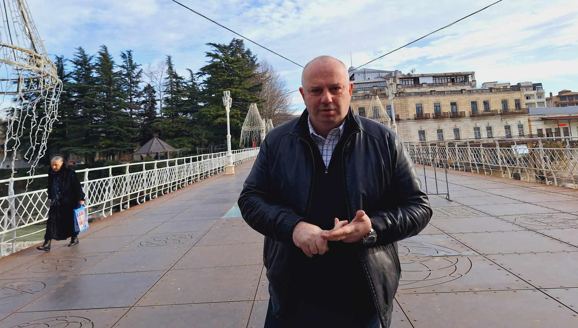 ქუთაისის საკრებულოს ოპოზიციონერი წევრი - თეთრი ხიდი ისევ დაზიანებულია და მოქალაქეებისთვის საფრთხეს წარმოადგენს, ვითხოვთ მის რეაბილიტაციას