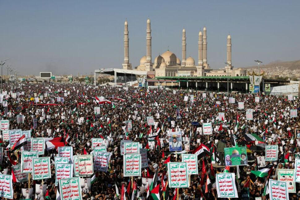 Reuters-ი - ირანის ისლამური რევოლუციის გვარდიის კორპუსისა და „ჰეზბოლას“ მეთაურები იემენში იმყოფებიან და წითელ ზღვაში მოცურავე გემებზე „ჰუსიტების“ თავდასხმებს ხელმძღვანელობენ