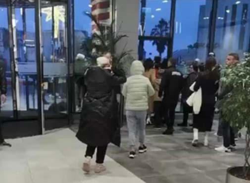 ბათუმის სავაჭრო ცენტრებიდან ევაკუაცია მიმდინარეობს