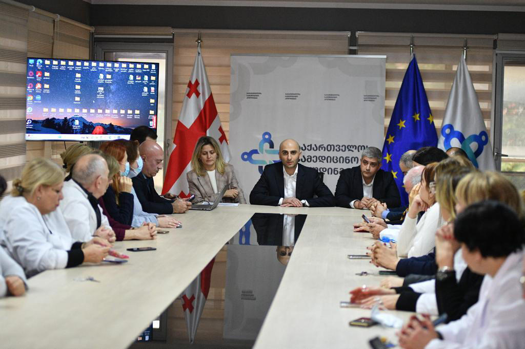 რესპუბლიკურ საავადმყოფოში ჯანდაცვის სამინისტროსა და მედპერსონალს შორის შეხვედრა გაიმართა