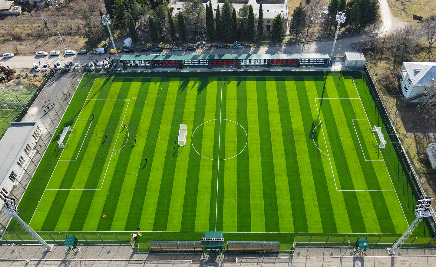 გარდაბნის მუნიციპალიტეტის სოფელ სართიჭალაში, ევროპული სტანდარტების მქონე სტადიონის სამშენებლო სამუშაოები დასრულების ეტაპზეა