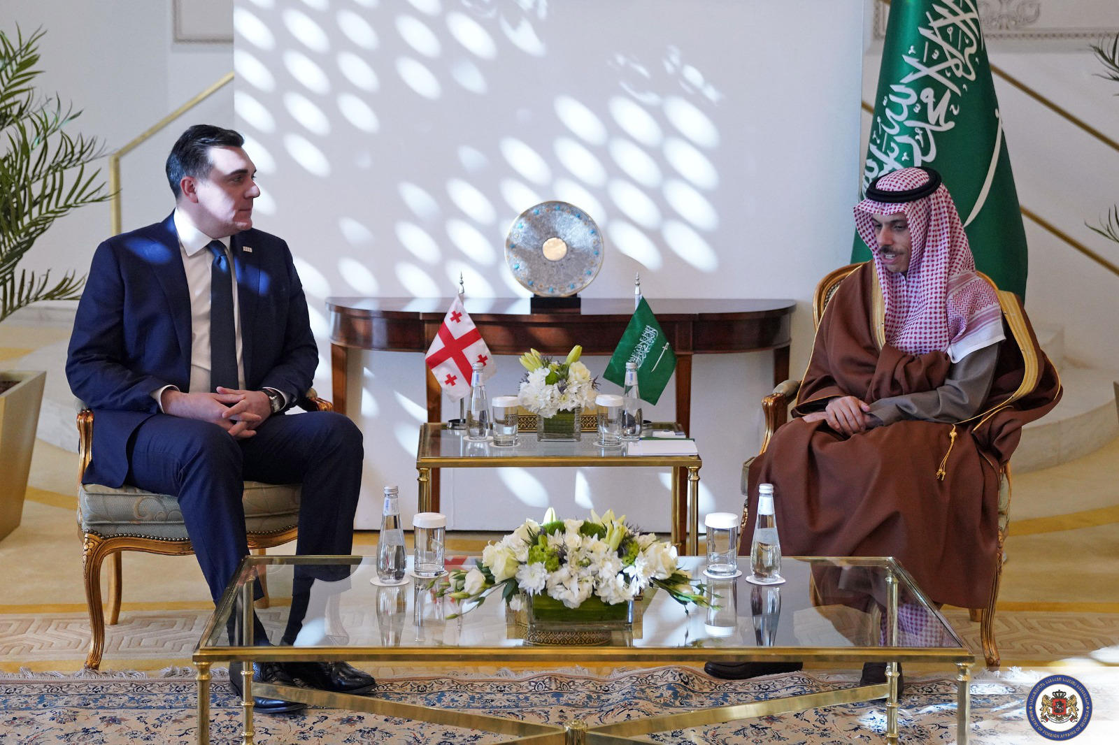 საუდის არაბეთში ვიზიტის ფარგლებში, ილია დარჩიაშვილი თავის კოლეგას, პრინც ფაისალ ბინ ფარჰანს შეხვდა