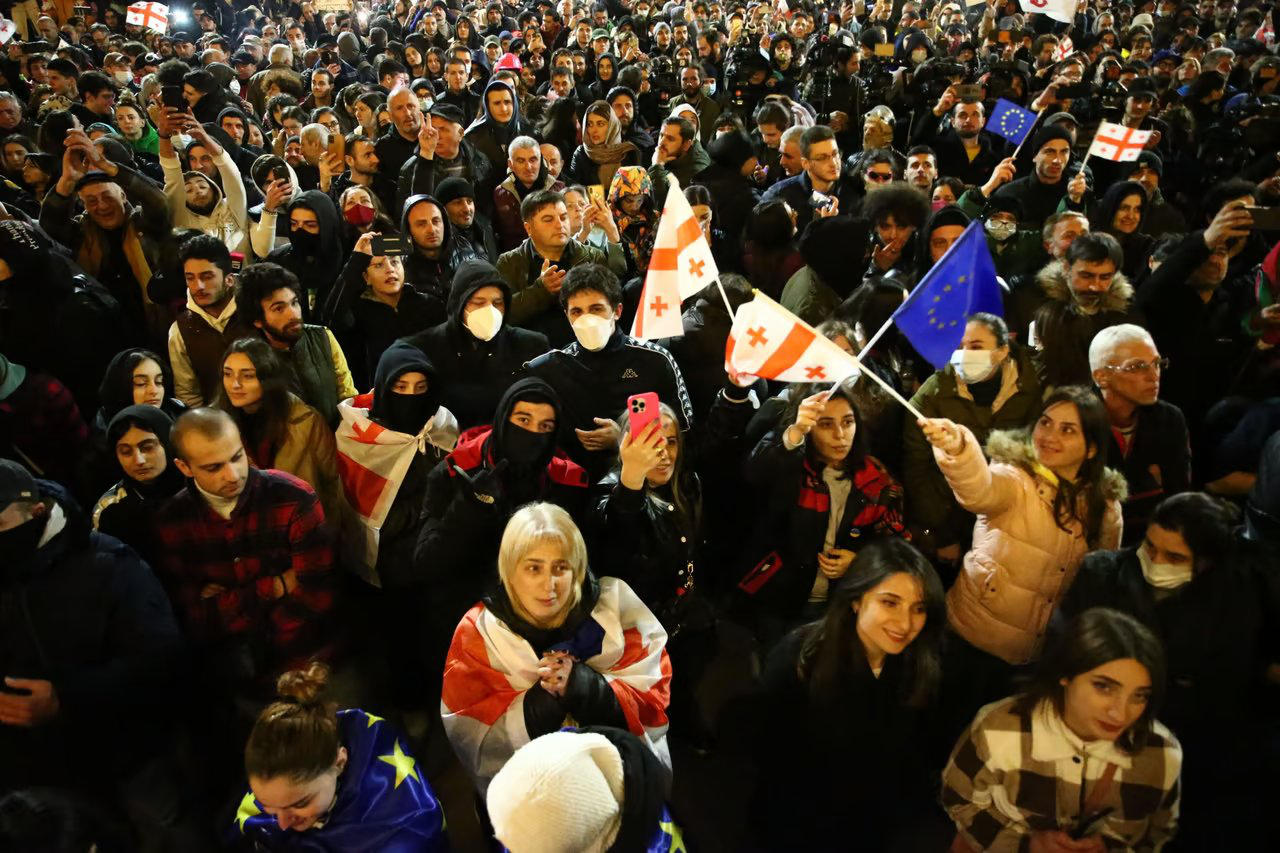POLITICO - საქართველო პუტინის მაგალითს მიჰყვება