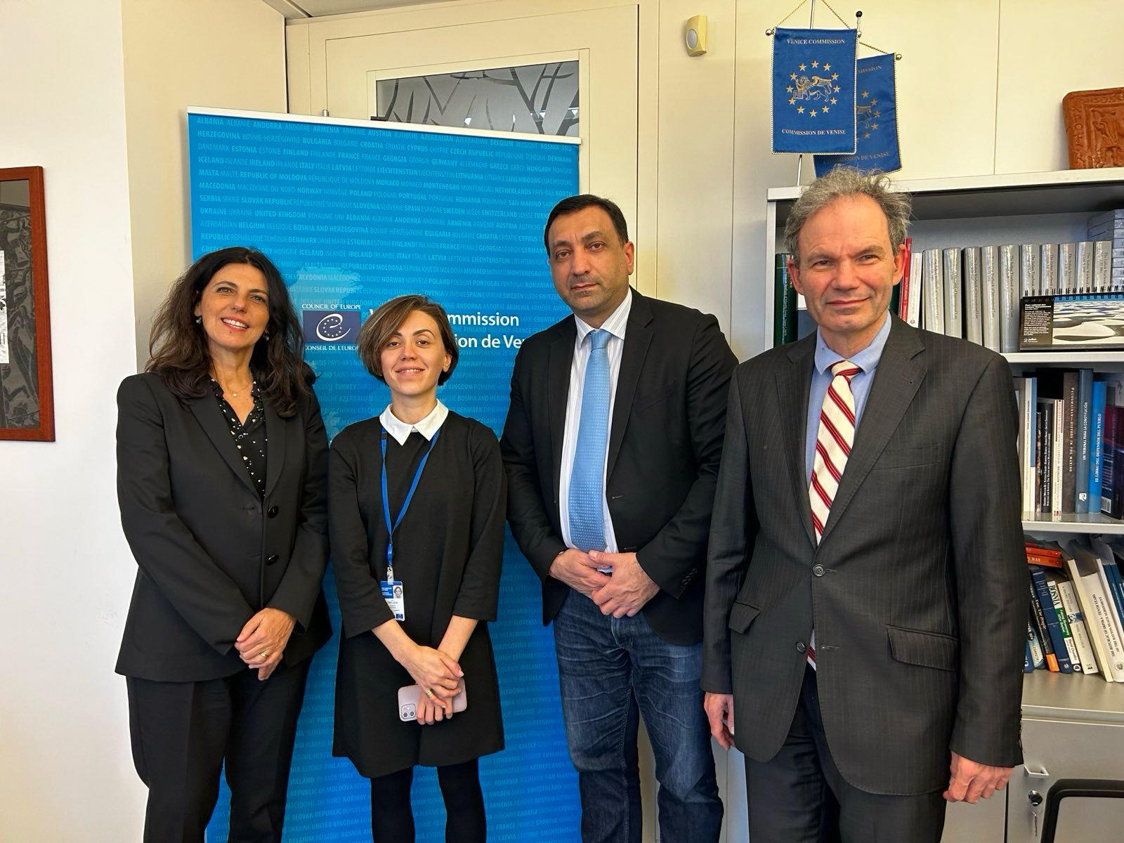 ლევან ბეჟაშვილი და ანა წითლიძე ვენეციის კომისიის გენერალურ მდივანს სიმონა გრანატა-მენგინს შეხვდნენ