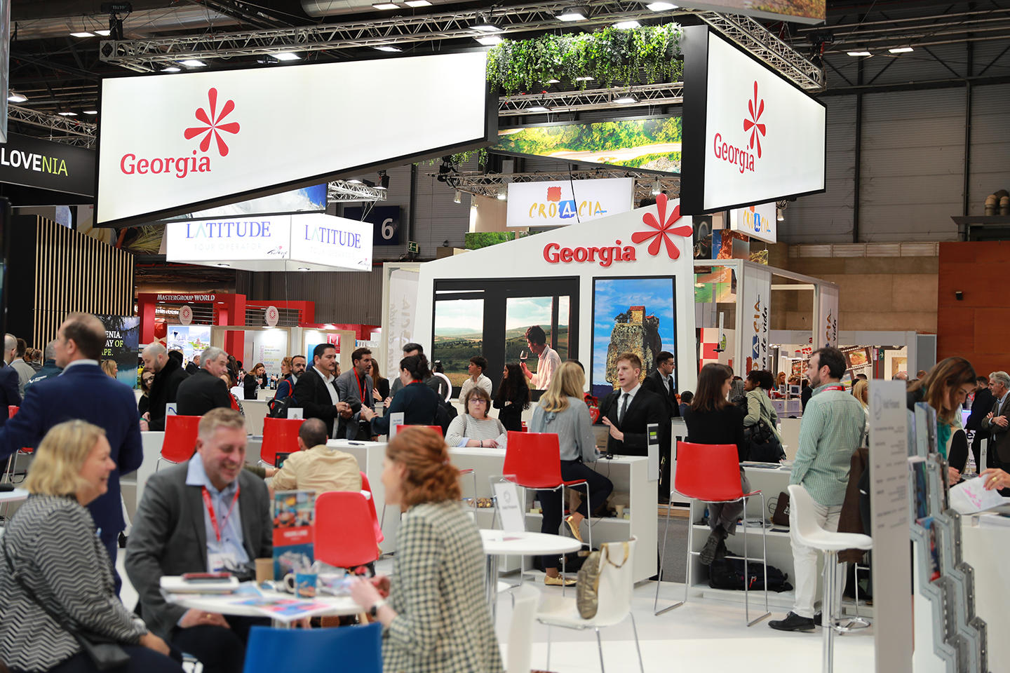 მადრიდის საერთაშორისო გამოფენაზე FITUR-2024 საქართველოს ტურისტულ პოტენციალს ეცნობიან