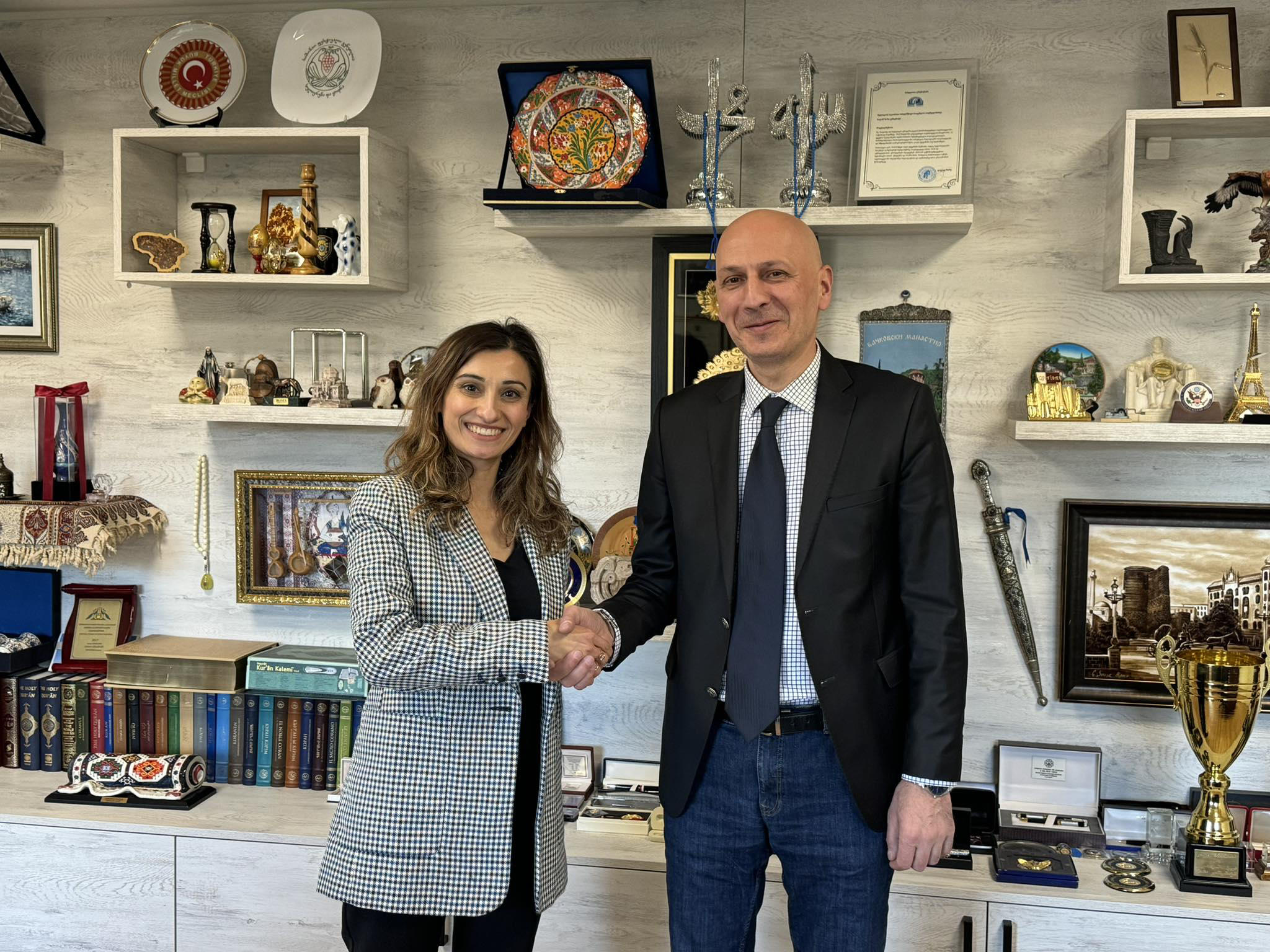 ზაზა ვაშაყმაძე ნიდერლანდების სამეფოს ელჩს შეხვდა