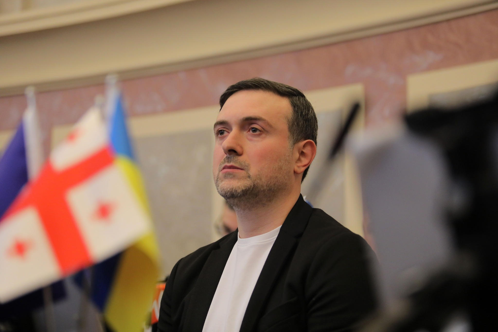 ირაკლი ეძგვერაძე - ოლიგარქის „კარის თამაშებით“ მხოლოდ „ოცნების“  შიდა კონფიგურაცია იცვლება