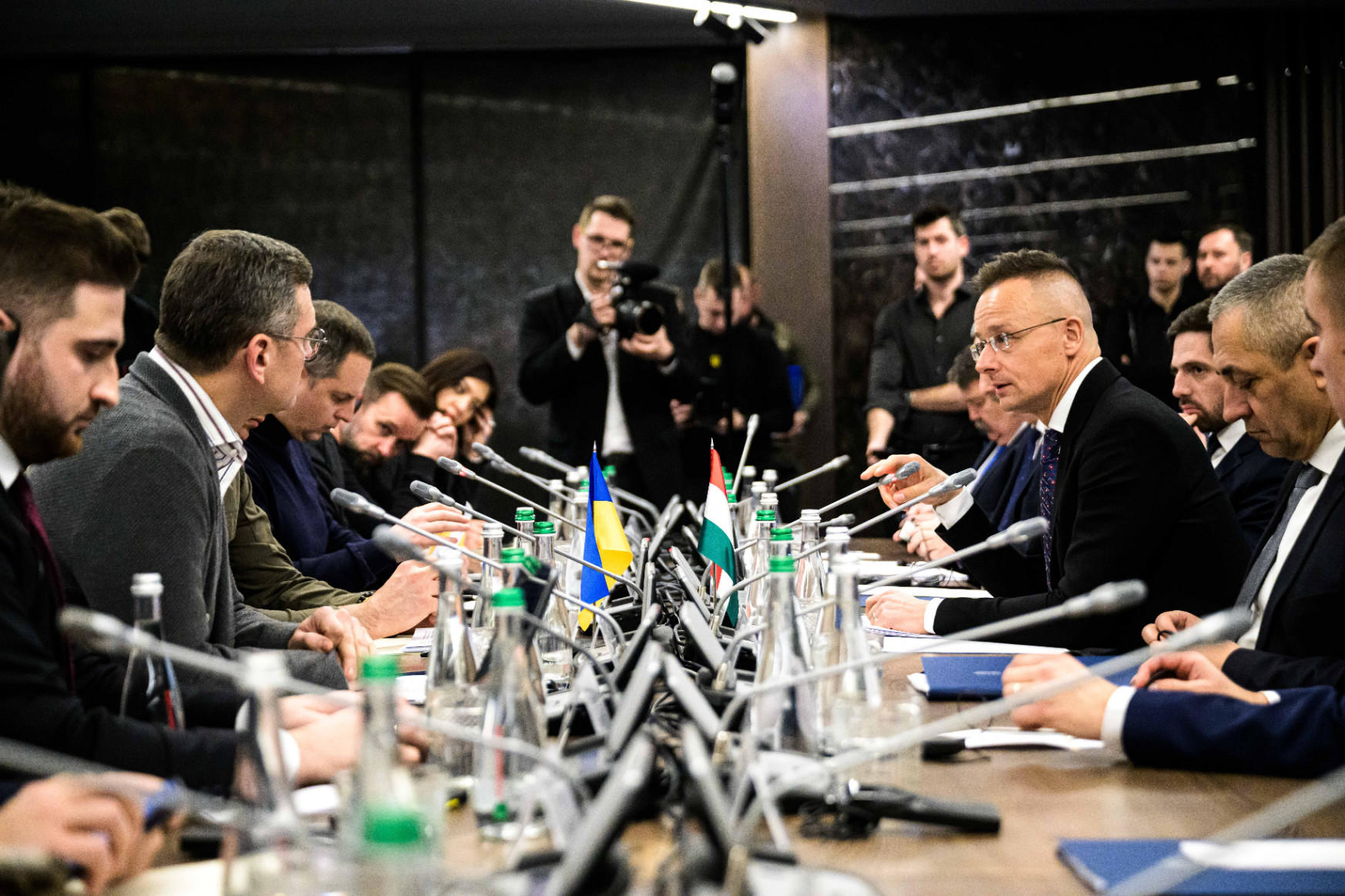 უნგრეთის საგარეო საქმეთა მინისტრი - უკრაინის სუვერენიტეტსა და ტერიტორიულ მთლიანობას მხარს ვუჭერთ, ჩვენ სამეზობლოში მშვიდობა გვსურს