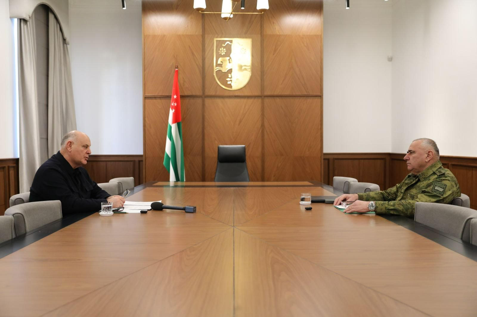 ასლან ბჟანია - სამხედრო უსაფრთხოების უზრუნველყოფა აფხაზეთის ხელმძღვანელობის და მოსახლეობის უმთავრესი ამოცანაა