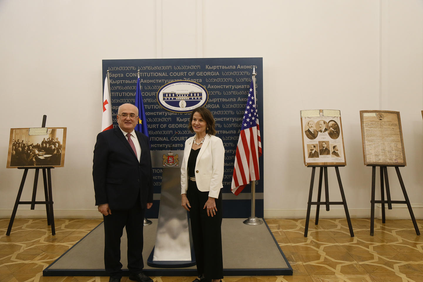 საკონსტიტუციო სასამართლოს თავმჯდომარემ ამერიკის შეერთებული შტატების საგანგებო და სრულუფლებიან ელჩთან გაცნობითი შეხვედრა გამართა