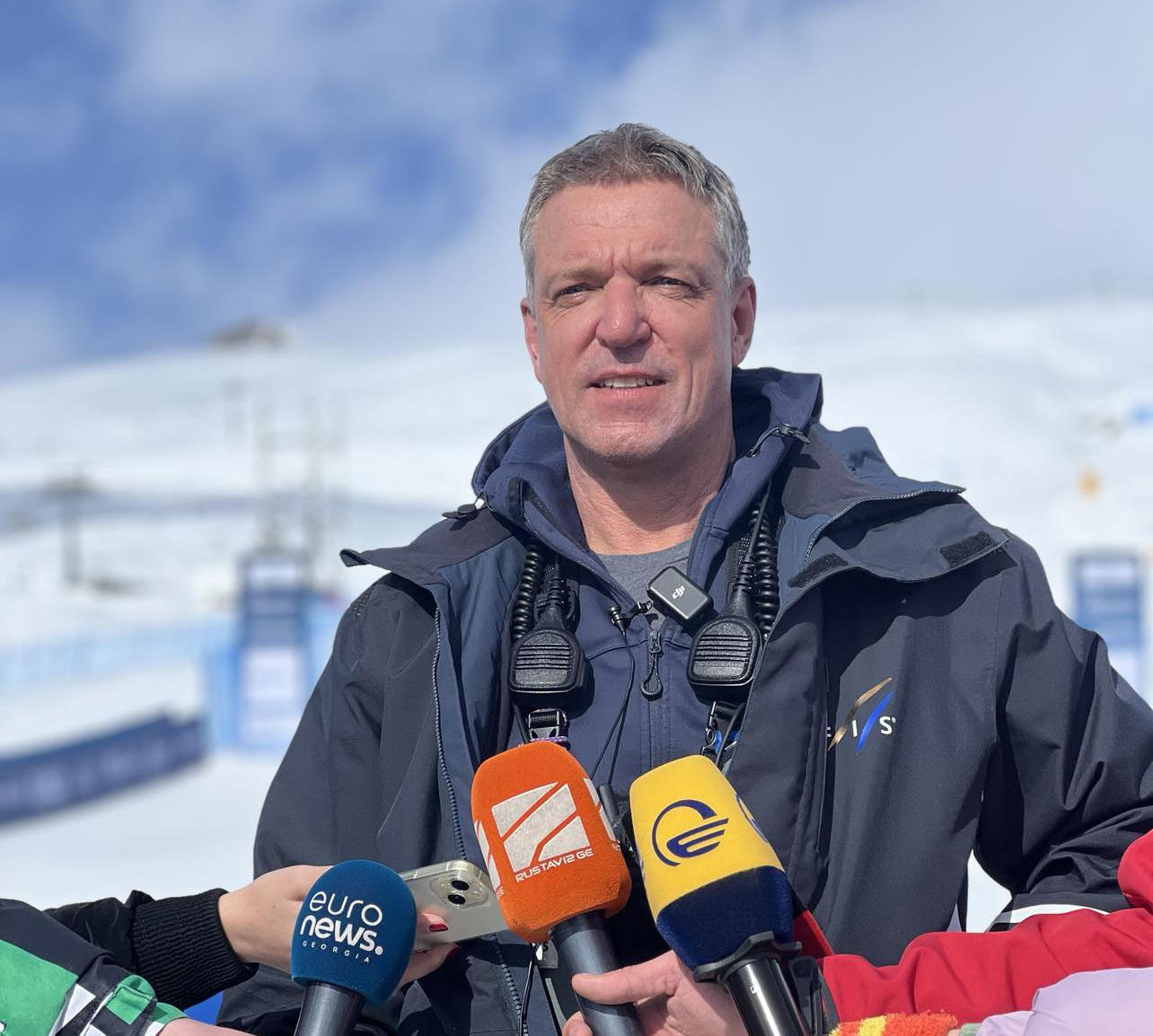 საერთაშორისო სათხილამურო ფედერაციის შეჯიბრის დირექტორი - ტურნირის ორგანიზატორები ნამდვილი პროფესიონალები არიან