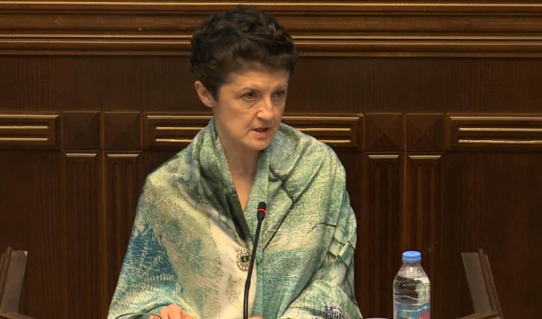 თეა წულუკიანი თაკო ჩარკვიანზე - როდესაც 60 წლის ქალი დილით, შუადღეს, საღამოს უნებართვოდ ეფერები მიშა სააკაშვილს ღია ეთერში, მე რომ რიმა ბერაძემ ცოტა კომპლიმენტი მითხრას, ამაში რა არის ცუდი, არ ვიცი