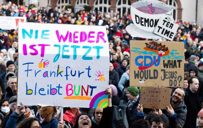 მედია - გერმანიის ქალაქ ფრანკფურტში, მემარჯვენე ექსტრემიზმის წინააღმდეგ გამართულ აქციაში 19 ათასი ადამიანი მონაწილეობდა