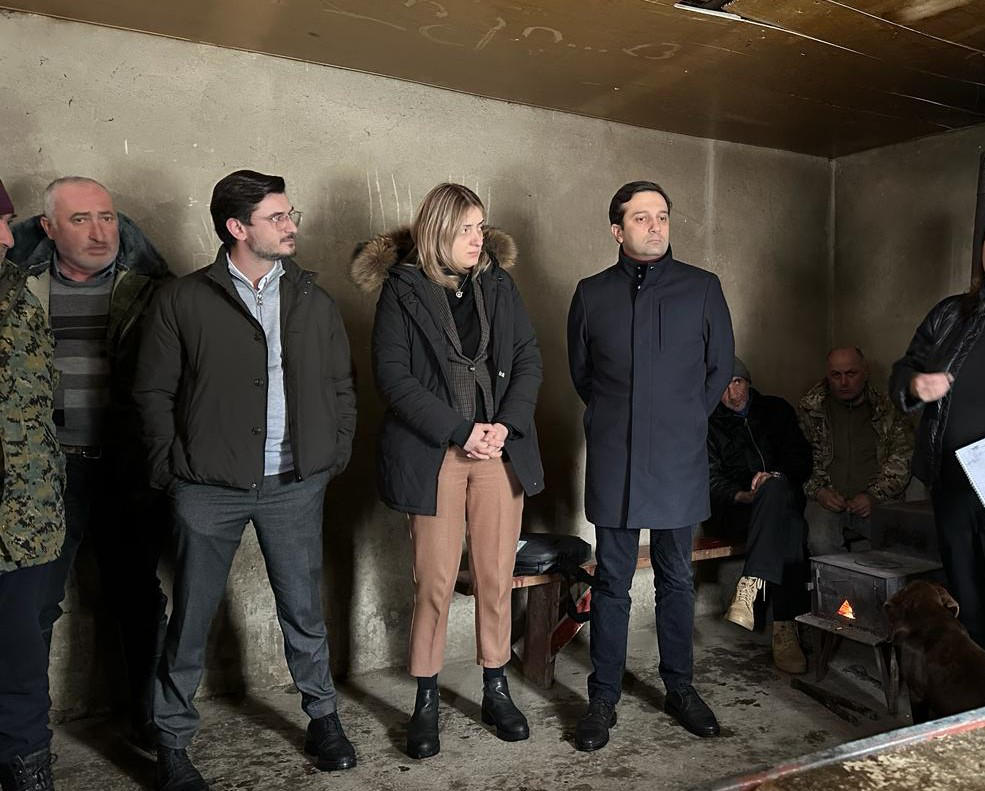 სახალხო დამცველი საოკუპაციო ხაზთან მდებარე სოფლების ჯარიაშენისა და ქვეშის მოსახლეობას შეხვდა
