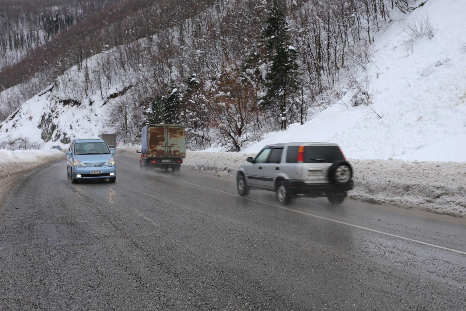 თბილისი-სენაკი-ლესელიძის გზის კმ27-კმ158 მონაკვეთზე მისაბმელიანი და ნახევრადმისაბმელიანი ავტოტრანსპორტის მოძრაობა აღდგა