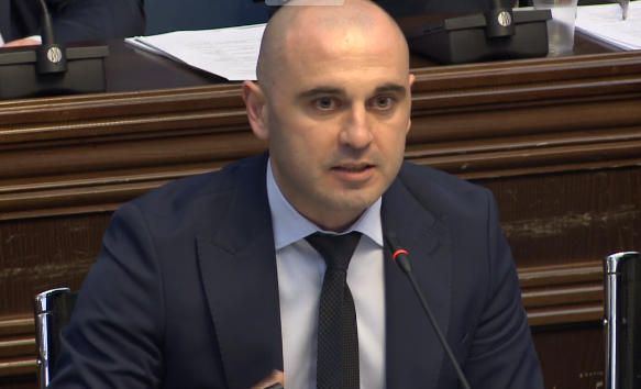 ლევან ხაბეიშვილი ირაკლი კობახიძეს - გაზრდილი გადასახადები, გაზრდილი ფასები პროდუქტებზე, საბანკო ოლიგარქია, მაინტერესებს როგორ აპირებს ივანიშვილის მიერ წარმოდგენილი პრემიერობის კანდიდატი ამ პრობლემების მოგვარებას?