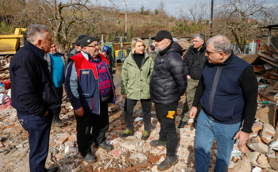 პარლამენტის წევრები სტიქიის ზონაში ჩავიდნენ