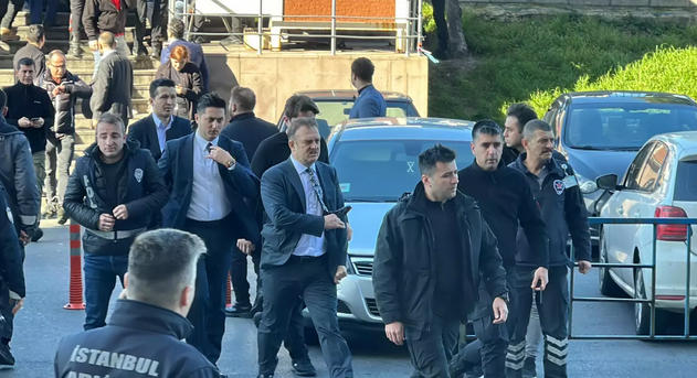 თურქეთის პოლიციამ სტამბოლში სასამართლოს შენობასთან მომხდარ თავდასხმაში ეჭვმიტანილი 40 პირი დააკავა