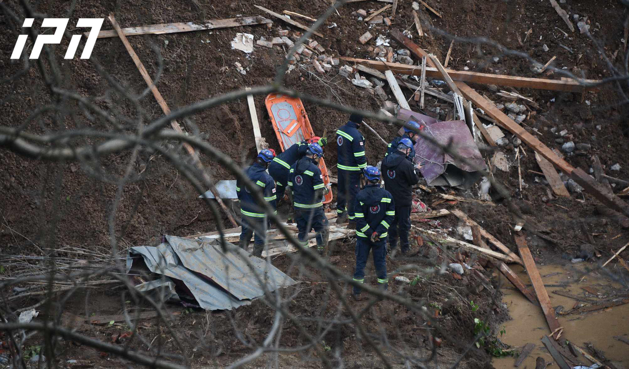 შსს - მეხანძრე-მაშველები ბაღდათის მუნიციპალიტეტის სოფელ ნერგეეთში საძიებო სამუშაოებს მთელი ღამის განმავლობაში  ახორციელებდნენ