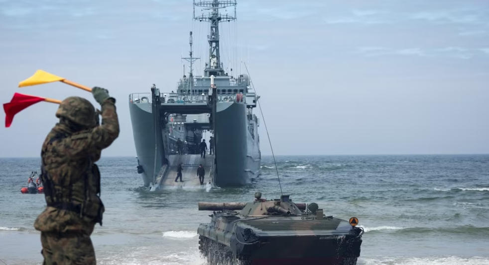 გენერალი გორდონ დეივისი -  ნატოს წვრთნები რეალურ და არა გამოგონილ საფრთხეზე რეაგირებაა - პირველადაა, რომ ნატო ემზადება რუსეთისგან თავის დასაცავად