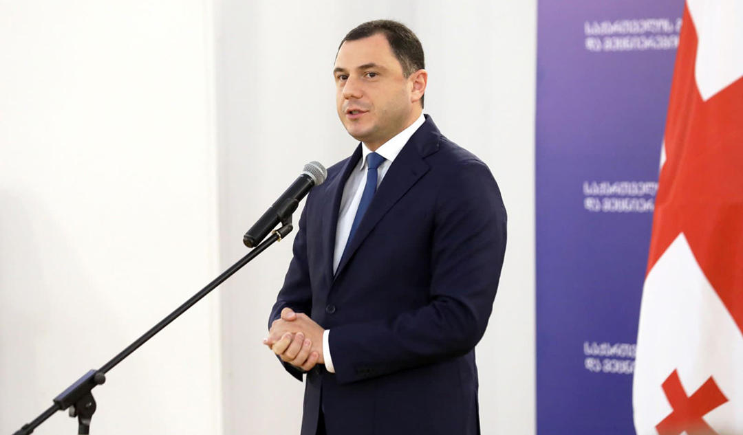 გიორგი ამილახვარის განცხადებით, საჯარო სკოლებში კვების პროგრამის დაწყების ვადებისა და ფორმატის შესახებ, რამდენიმე კვირაში, საარჩევნო კამპანიის წარდგენისას გახდება ცნობილი