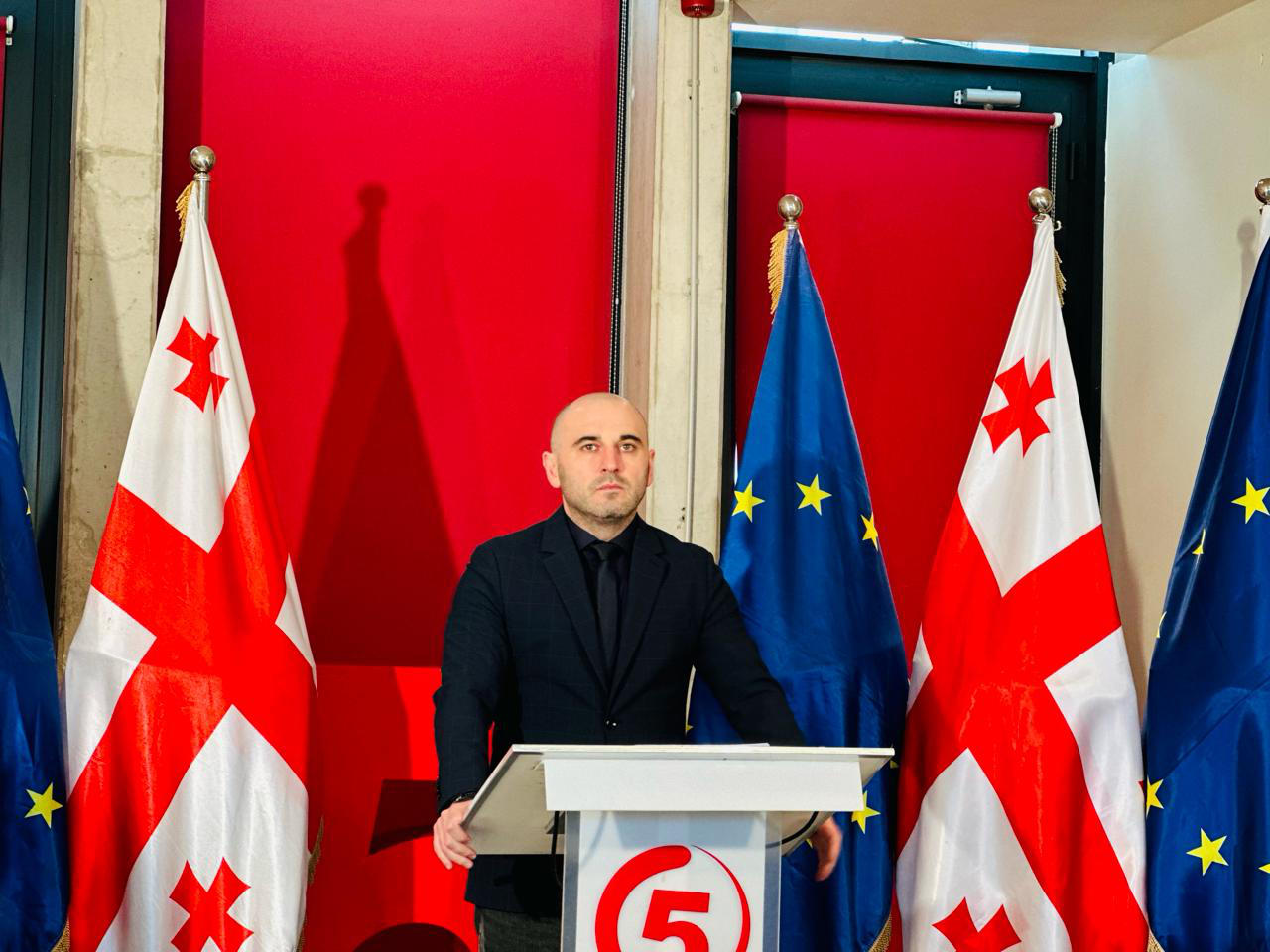 ლევან ხაბეიშვილი - „ნაციონალური მოძრაობა - გამარჯვების კოალიცია“ მზად არის, რომ „გამარჯვების კოალიციის“ მთავარი ლიდერი იყოს პრეზიდენტი სააკაშვილი