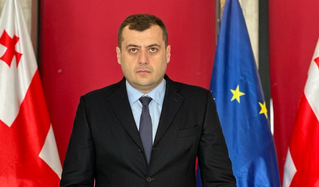 თემურ ცამციშვილი - ივანიშვილი საკუთარ საჭადრაკო დაფაზე რომელ ფიგურას სად განათავსებს, ამას არსებითი მნიშვნელობა არ აქვს, რადგან ეს ცვლილება ვერ მოაგვარებს იმ გამოწვევებს, რომელიც ქვეყანას აქვს