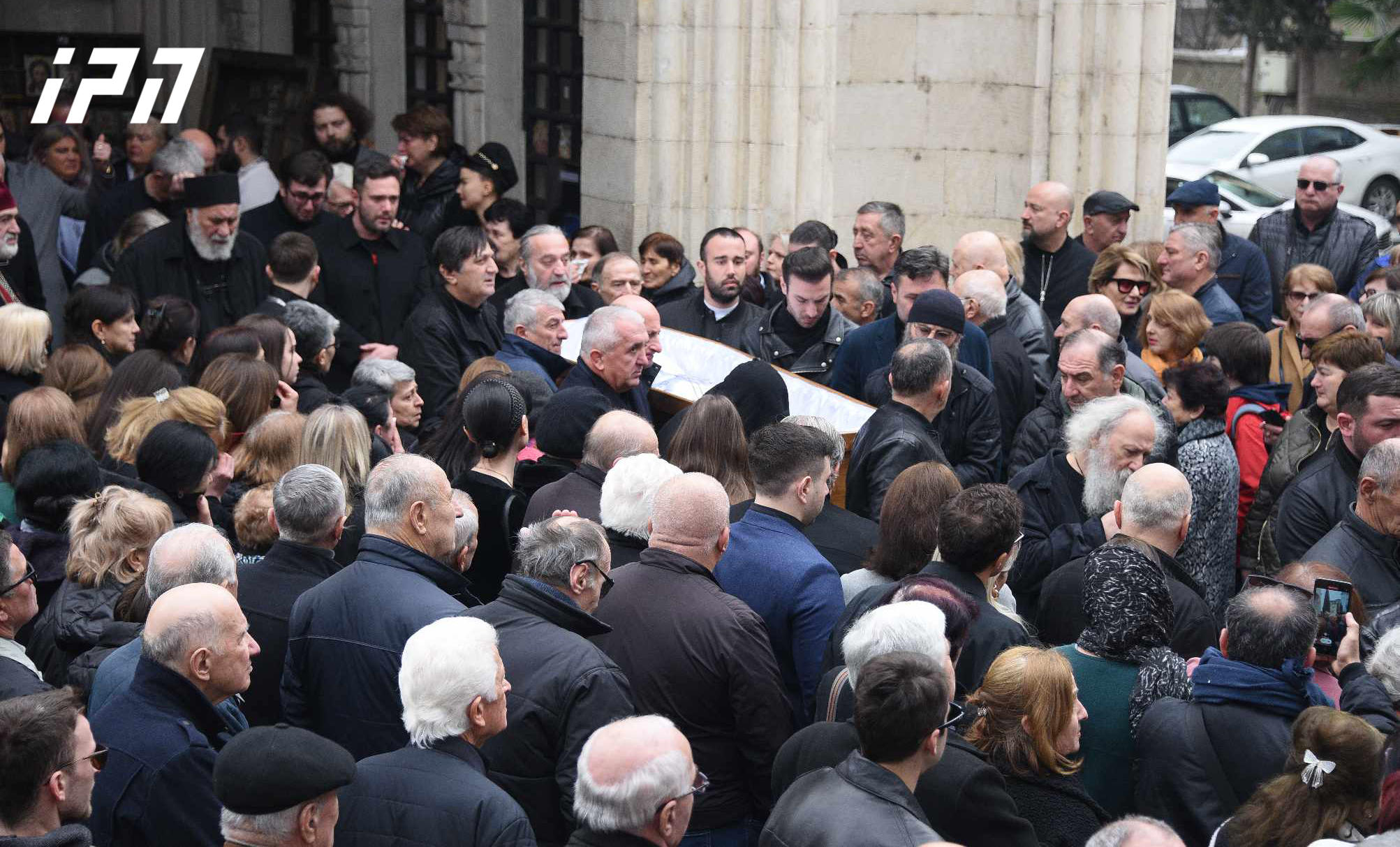 სოსო ჯაჭვლიანი ქაშვეთის ეკლესიიდან ტაშით გამოასვენეს