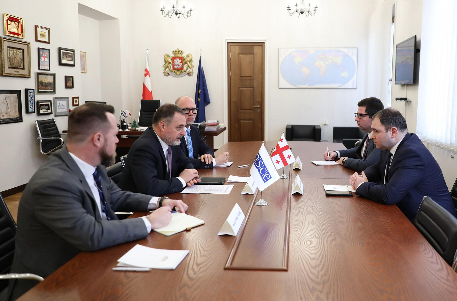 ნიკოლოზ სამხარაძემ სამხრეთ კავკასიაში ეუთო-ს სპეციალურ წარმომადგენელთან ოკუპირებულ რეგიონებში არსებული ვითარება განიხილა