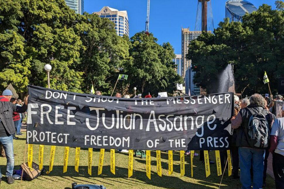 ავსტრალიის პრემიერ-მინისტრმა ჯულიან ასანჟის ავსტრალიაში დაბრუნების მოთხოვნის შესახებ პარლამენტის ინიციატივას მხარი დაუჭირა