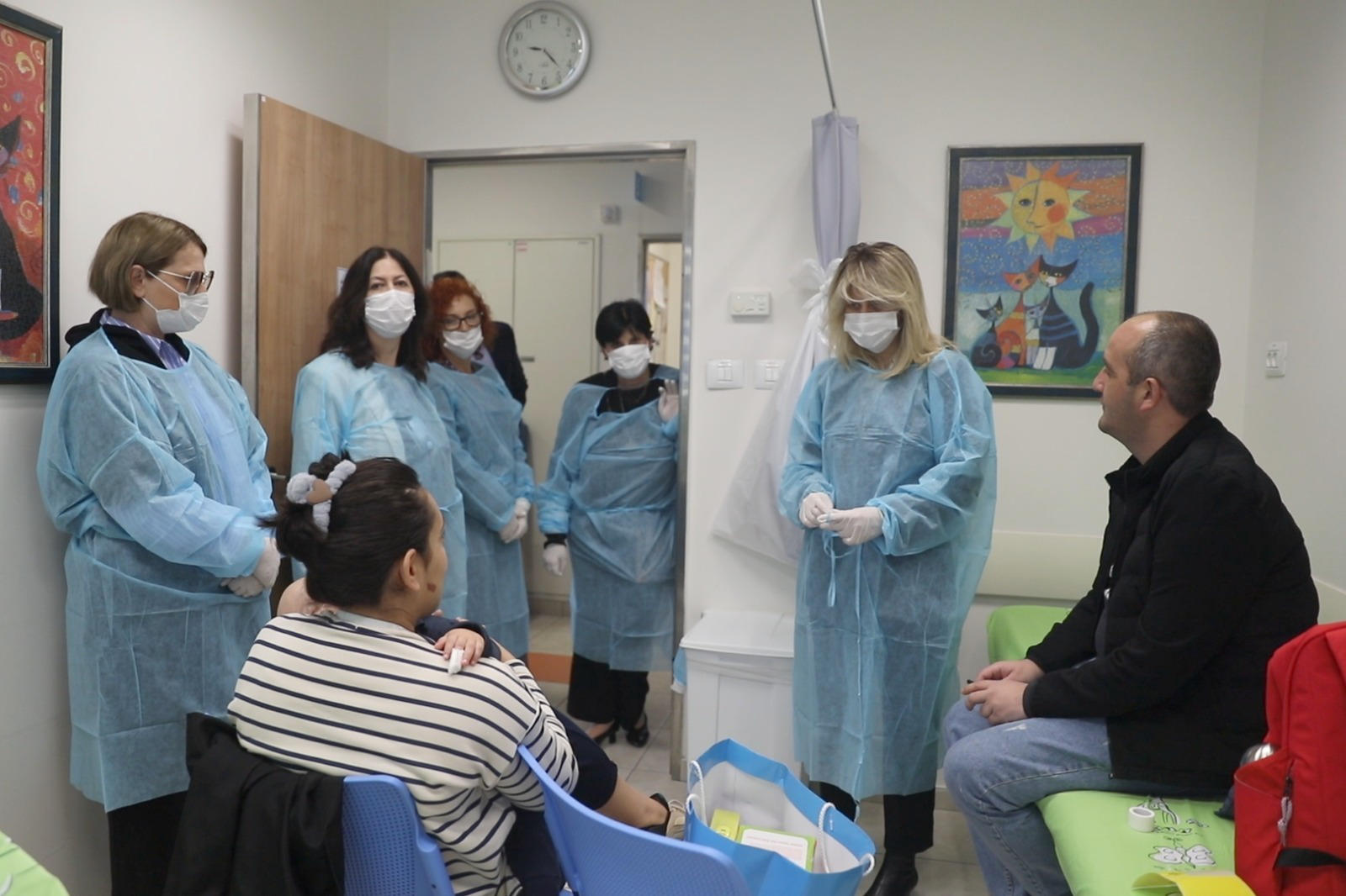 ჯანდაცვის სამინისტროს წარმომადგენლებმა, ისრაელში, ონკოლოგიური დიაგნოზის მქონე ბავშვების საზღვარგარეთ მკურნალობის პროგრამის ერთ-ერთ პარტნიორ კლინიკაში, ბენეფიციარები მოინახულეს
