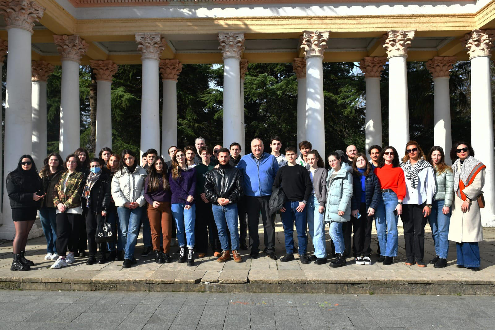 ქუთაისელი ახალგაზრდები „ზამთრის ლიდერთა სკოლაში“ ქალაქის მერმა იოსებ ხახალეიშვილმა გააცილა
