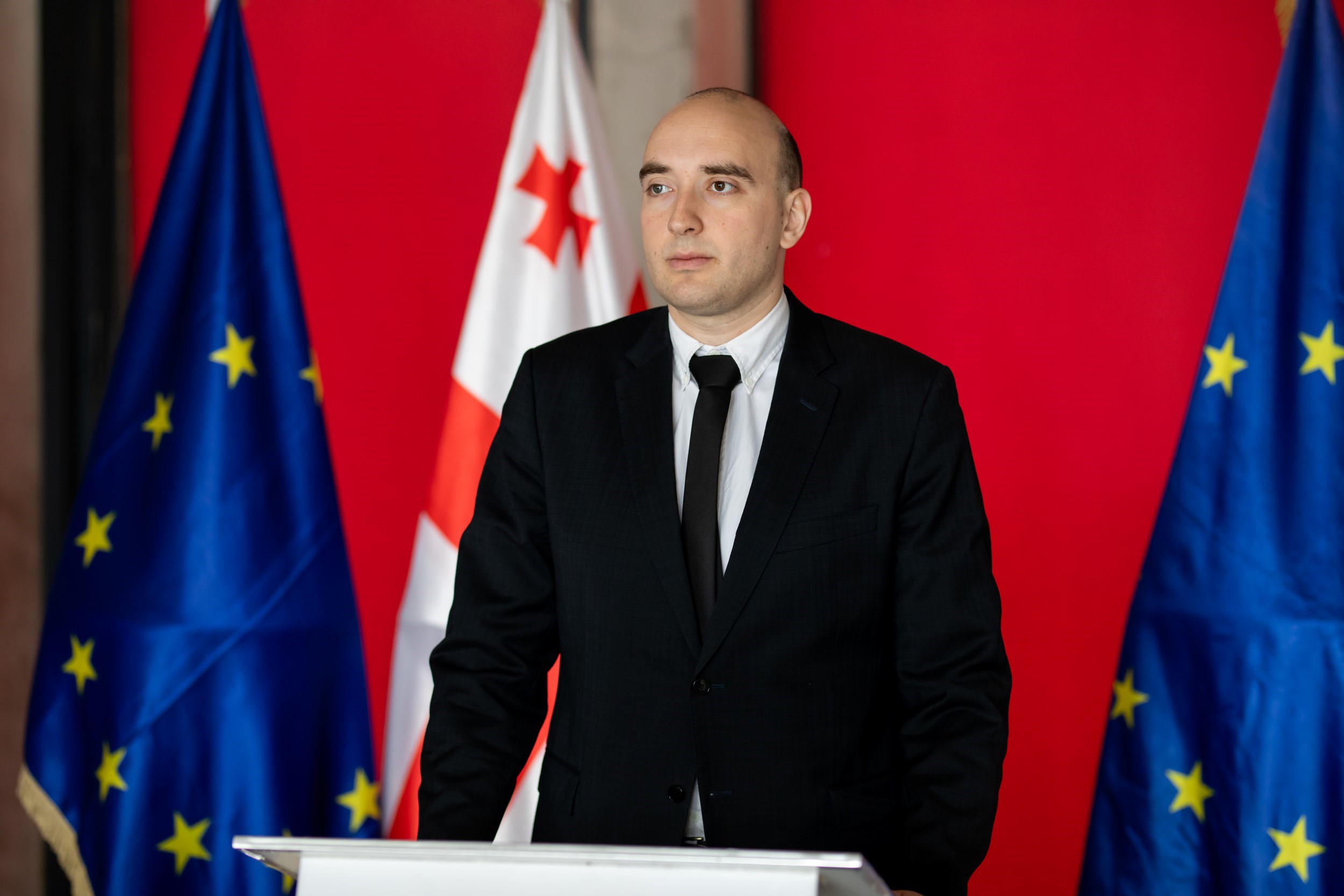 ირაკლი ფავლენიშვილი - როდესაც სალომე ზურაბიშვილი ევროპული ტიპის მმართველობაზე საუბრობს, უნდა გაახსენდეს, რომ ევროპული ტიპის დემოკრატიაში ყოფილი პრეზიდენტები, შეთითხნილი ბრალდებით, ციხეში არ არიან - მან მიხეილ სააკაშვილი ციხიდან უნდა გამოუშვას