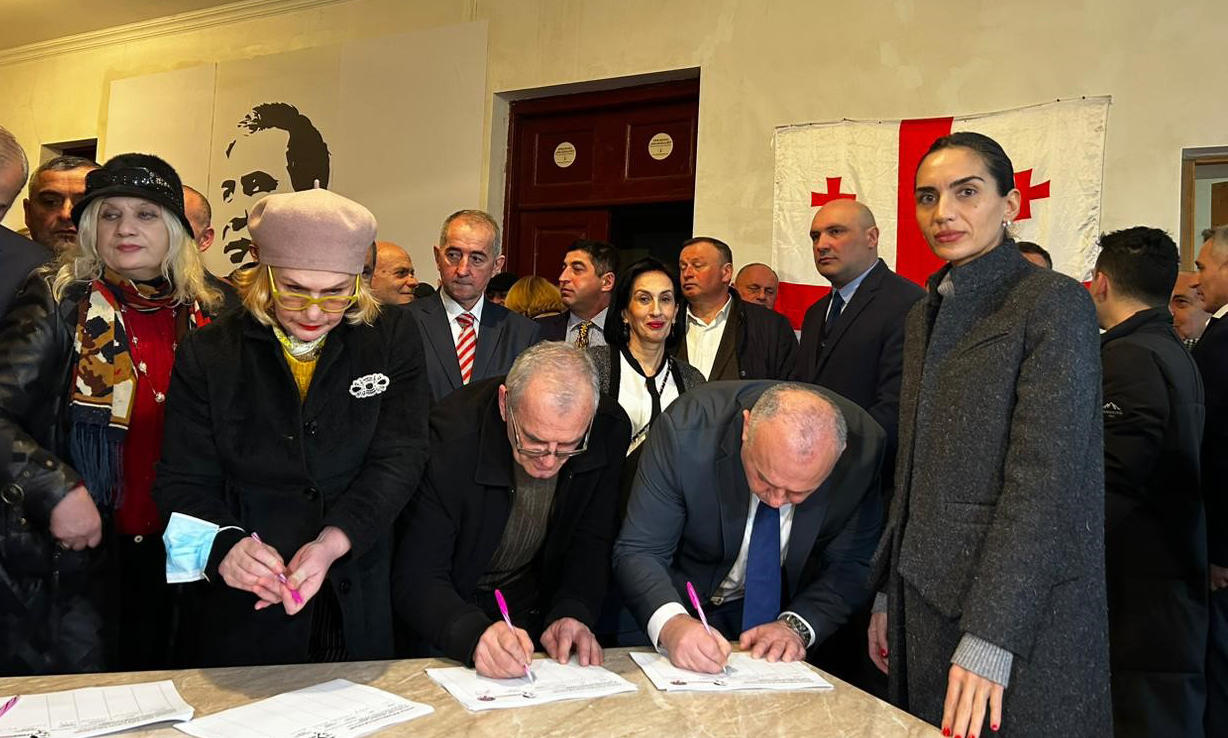 სოფო  ჯაფარიძე - მიხეილ სააკაშვილის გათავისუფლება დაუყოვნებლივ უნდა მოხდეს, ის არის ძალიან დიდი საფრთხის ქვეშ! ის არის პირადად ვლადიმერ პუტინის პატიმარი, ტყვე!