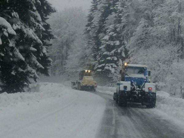 ნაქერალას უღელტეხილზე მისაბმელიანი და ნახევრადმისაბმელიანი ავტოტრანსპორტის მოძრაობა აკრძალულია