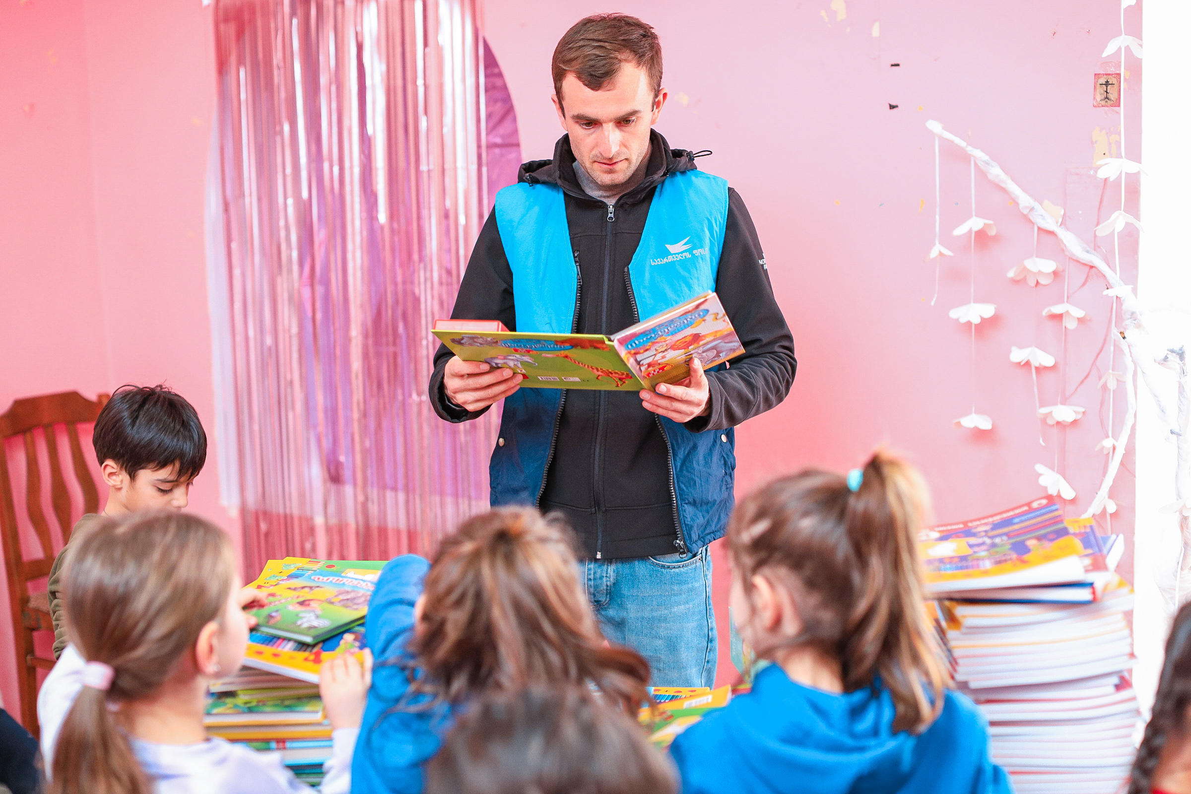 საქართველოს ფოსტა მაღალმთიან რეგიონებში არსებულ ბაგა-ბაღებში ბიბლიოთეკებს მოაწყობს