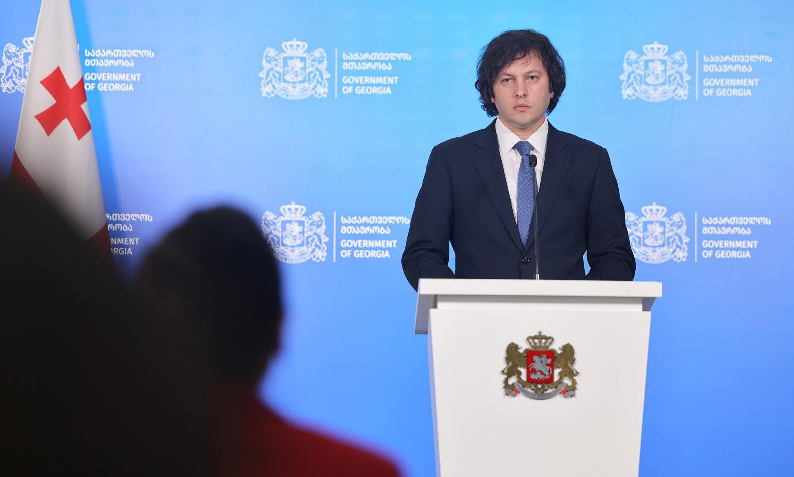 პრემიერი - სრული გულწრფელობით  შემიძლია გითხრათ, რომ არანაირი კონსულტაციები სამთავრობო ცვლილებებთან დაკავშირებით არ წარმოებს