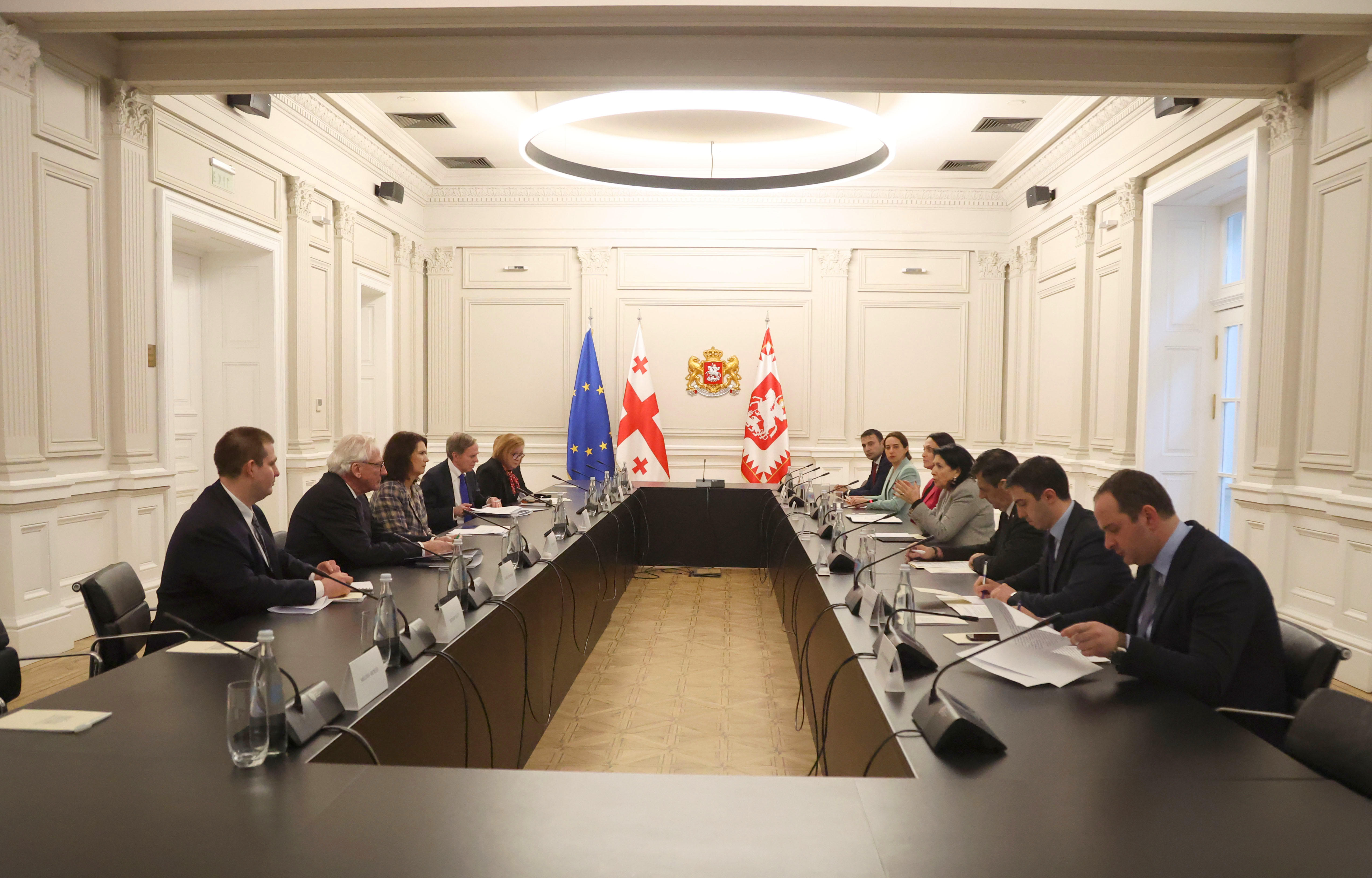 პრეზიდენტის ადმინისტრაცია - პრეზიდენტმა NDI-ის სადამკვირვებლო მისიასთან საპარლამენტო არჩევნების დემოკრატიულად ჩატარების მნიშვნელობა განიხილა