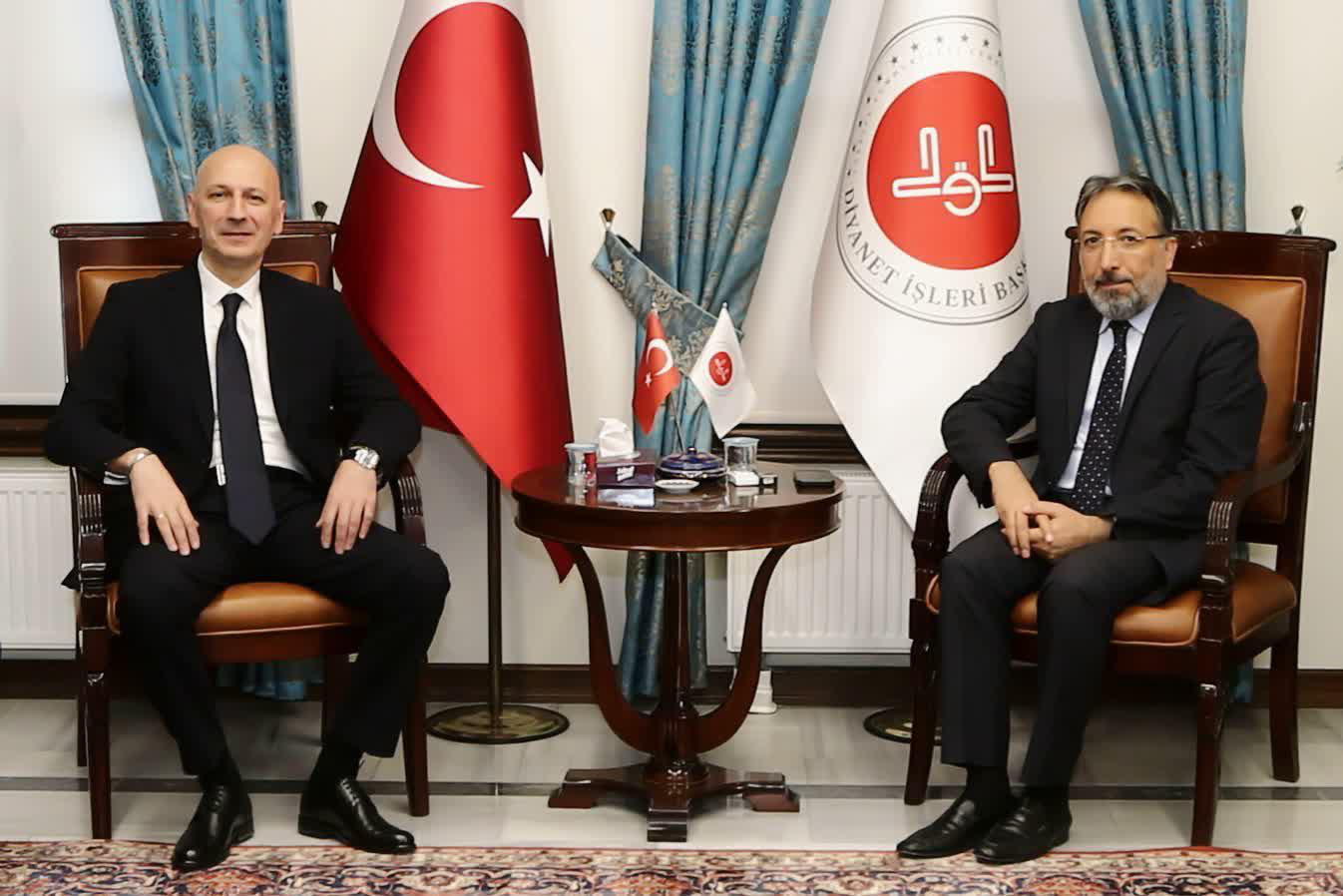 რელიგიის სააგენტოს თავმჯდომარე სტამბოლის მთავარ მუფტს შეხვდა