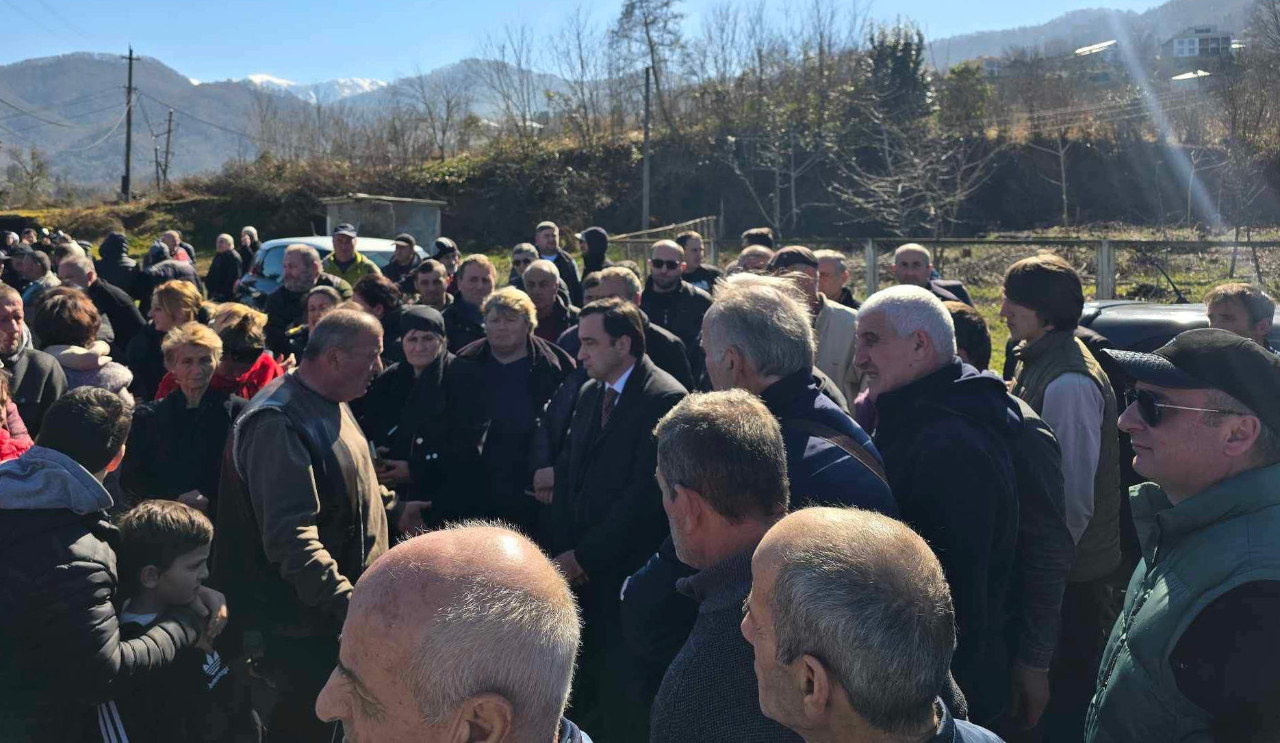 ქობულეთის მუნიციპალიტეტის სოფელ ქაქუთში მოსახლეობამ საპროტესტო აქცია გამართა