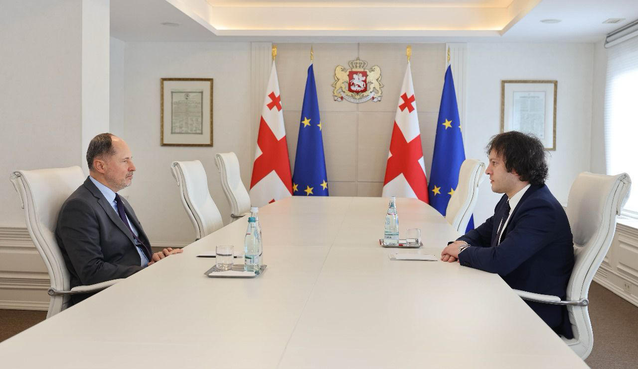 პრემიერ-მინისტრი ირაკლი კობახიძე საქართველოში ევროკავშირის ელჩს შეხვდა