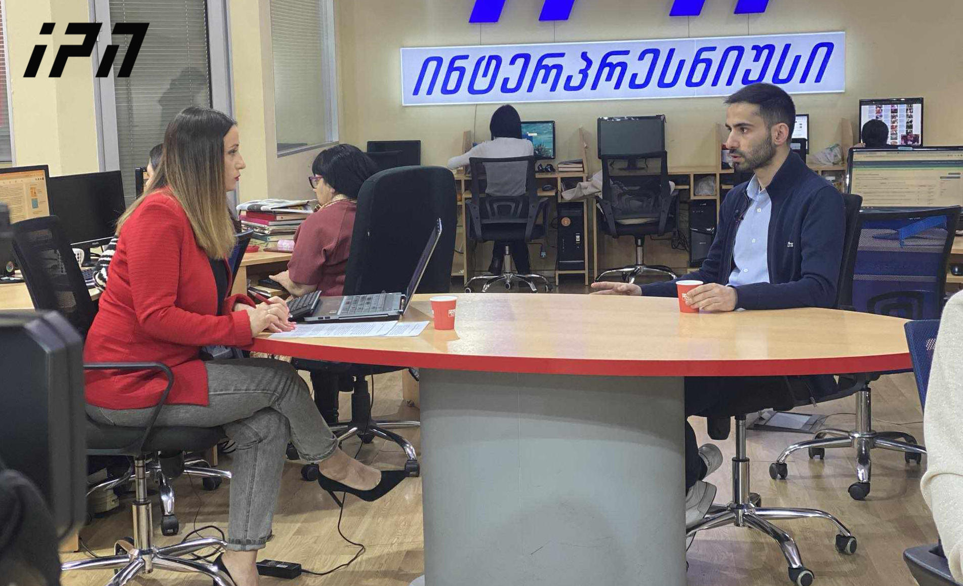 ნიკა სიმონიშვილი - არ უნდა გაგვიკვირდეს, რომ „ქართული ოცნება“ არამხოლოდ არასამთავრობოებს ესხმის თავს, არამედ დონორებსაც - მათ აწუხებთ, რომ ეს სექტორი ისევ იღებს დაფინანსებას, მაგრამ დონორებს ეჭვი არ ეპარებათ ამ ორგანიზაციების ობიექტურობაში