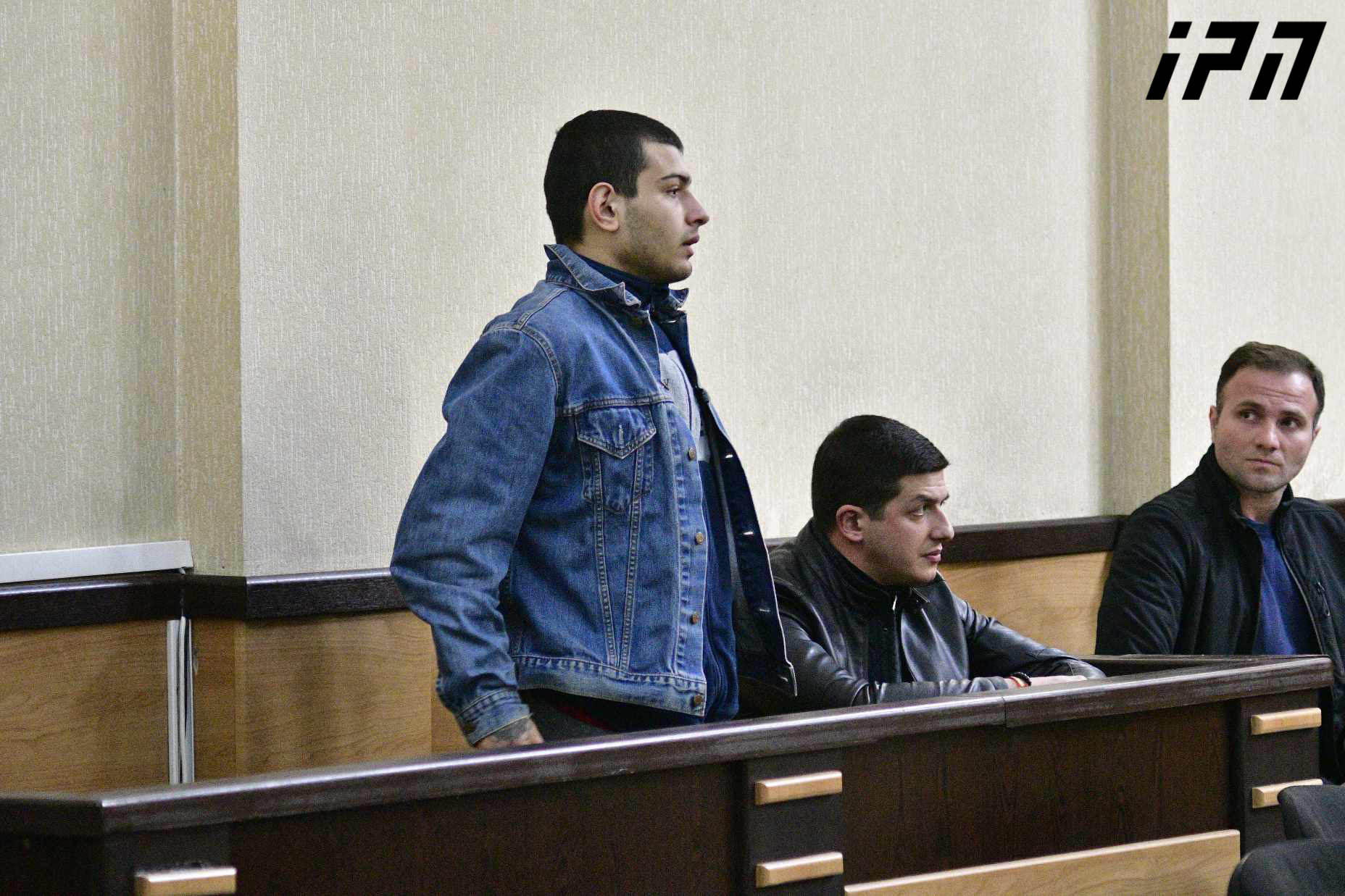 საქალაქო სასამართლოში, ლილოში, 21 წლის გოგოს განსაკუთრებული სისასტიკით მკვლელობაში ბრალდებული ოთარ ცინდელიანის პროცესი მიმდინარეობს