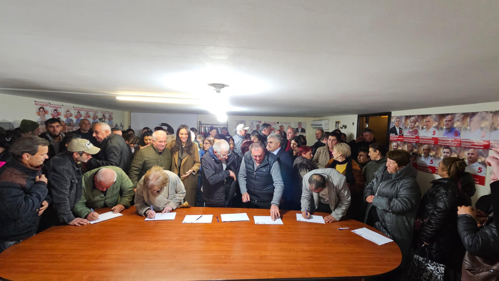 მიხეილ სააკაშვილის გათავისუფლების მოთხოვნით ხელმოწერების შეგროვება თელავსა და გურჯაანში გრძელდება