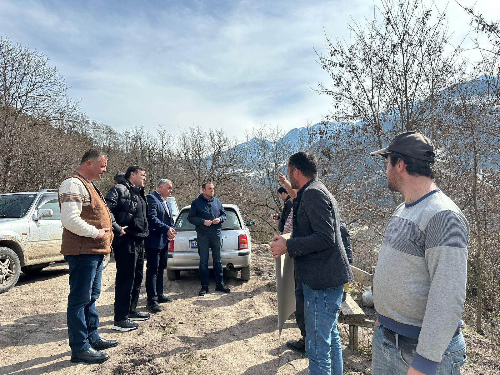 „ნაციონალური მოძრაობის“ აჭარის უმაღლესი საბჭოს წევრები აჭარაში, სტიქიით დაზარალებულ ოჯახებს შეხვდნენ