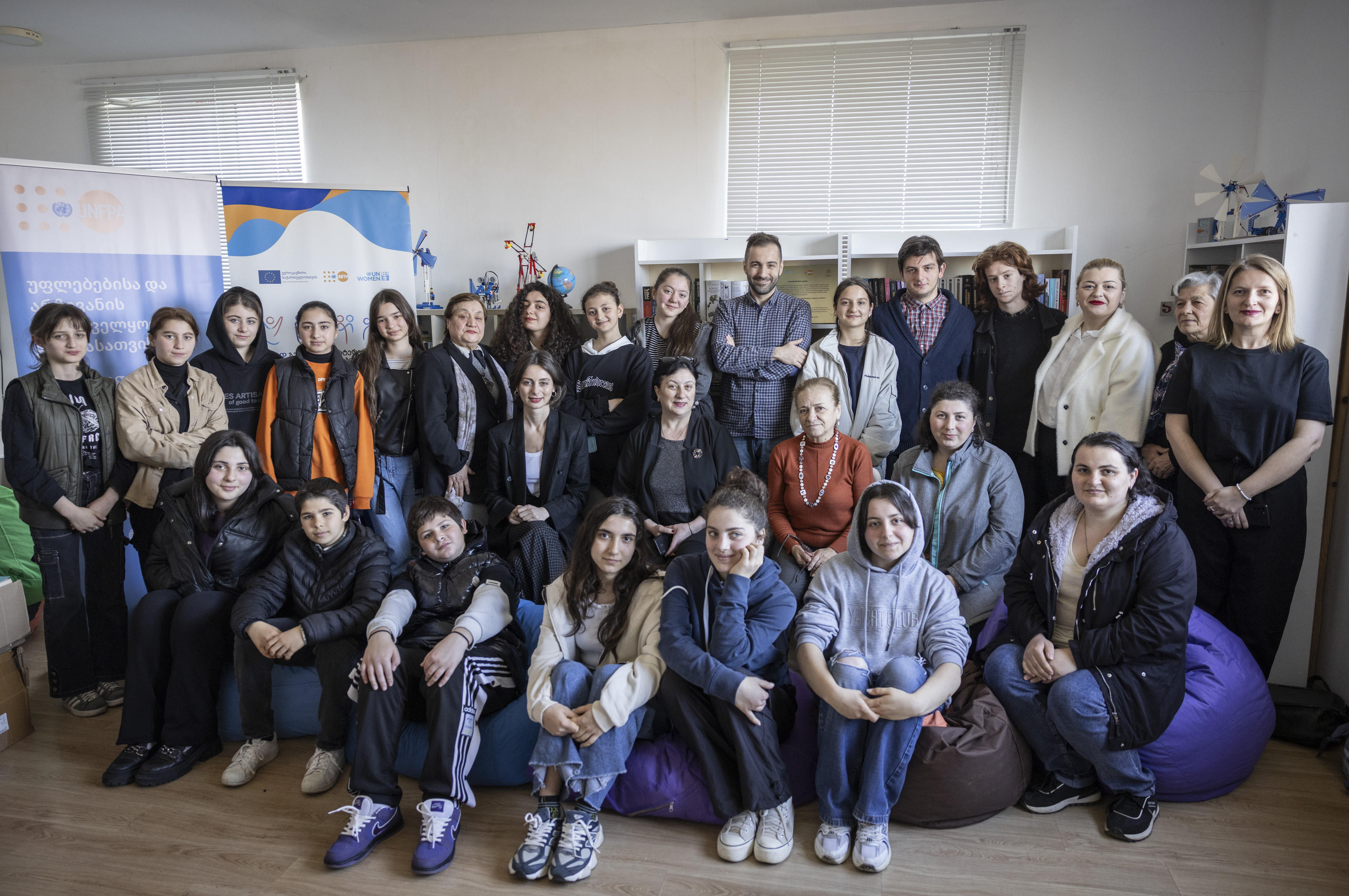 დაბა ნარუჯას ბიბლიოთეკაში „თანასწორობის კუთხე“ გაიხსნა