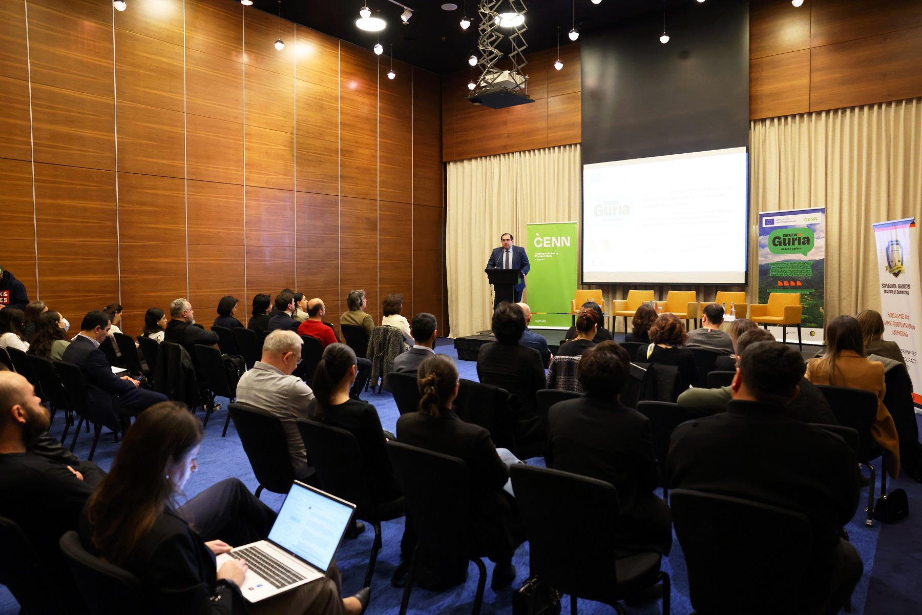 თენგიზ ნასარიძე „მწვანე გურიის“ პროექტის მრჩეველთა საბჭოს პირველ შეხვედრას დაესწრო